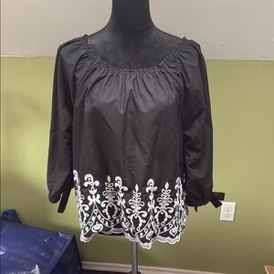 Time and Tru Black and White Embellished 3/4 Sleeve Blouse